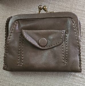 Lucky Brand Brown Leather Wallet with Vintage Clasp